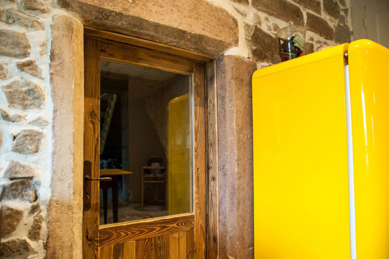 agencement intérieur porte en bois